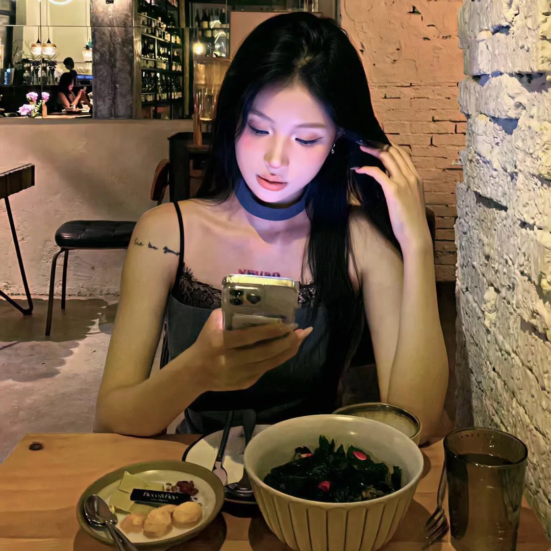 闪婚后，成了满级大佬的心尖宠